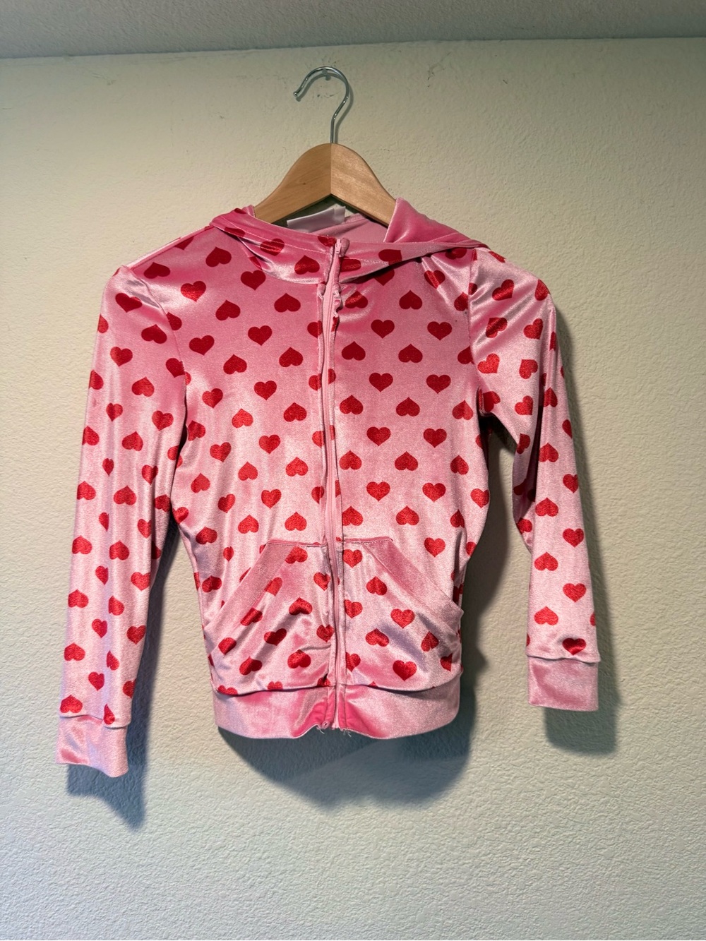 UNDERGROUND COSTUMES Jennifer’s Body Red Heart Pink Velour Hoodie